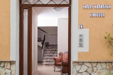 Casa Vacanze Biondo