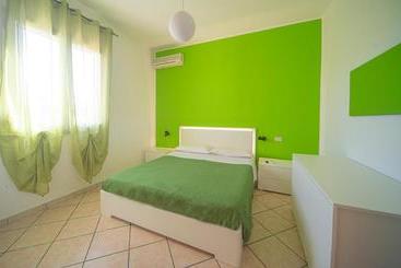 آپارتمانهای توریستها Case Vacanze Mare Nostrum   Villas In Front Of The Beach With Pool