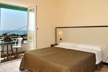 فندق Cala Saracena Resort