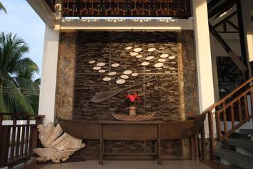 فندق Dive Thru Scuba Resort