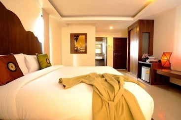 هتل The Charm Boutique Resort