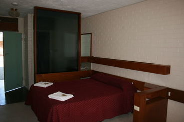Мотель A Room For U