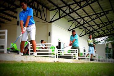 هتل Palm Driving Range & Resort