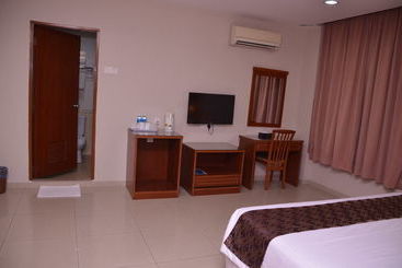 هتل Palm Inn