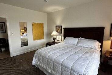 Отель The Alcalde