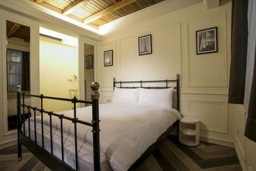 Fengjia Footpace  Hostel