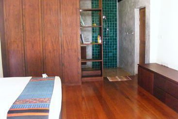 Baan Nana Villa