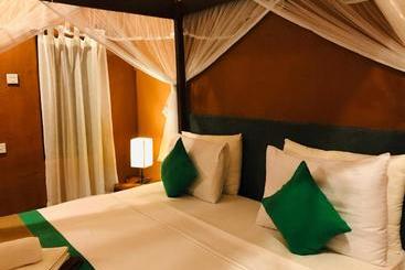 هتل Cabanas By Cloudz Sigiriya