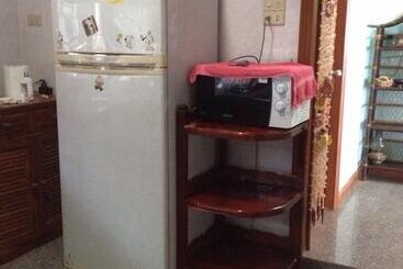 אתר נופש Baan Rim Lay Lipa Noi