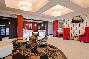 فندق Best Western Plus Laredo Inn & Suites