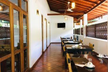 هتل Liyya Residence