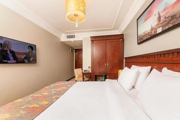 Hotel The Magnaura Palace