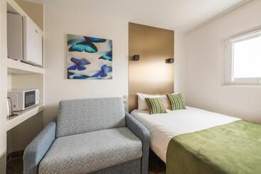 هتل Zola 45 Bezons La Defense