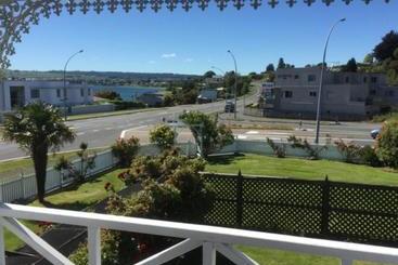 مُتل Phoenix Thermal Resort  Taupo