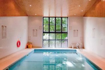 膳宿费 Nythfa House