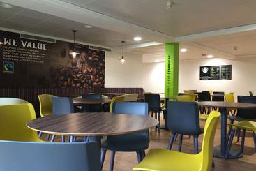 هتل Telford University Rooms