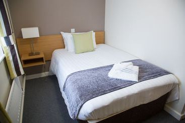 هتل Telford University Rooms