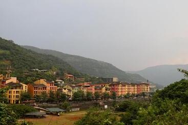 شقة The Waterfront Shaw  Lavasa