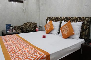هتل Oyorooms Hazratnizamuddin Railwaystation