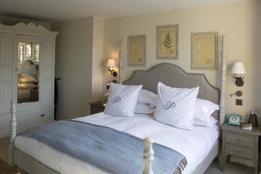 هتل The Painswick