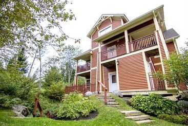 هتل Tremblant Les Eaux By Les Suites