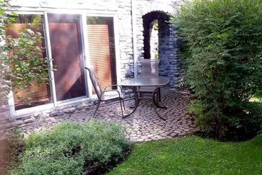هتل Tremblant Les Eaux By Les Suites