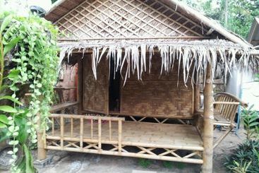 Jackie Bamboo House - Hostel
