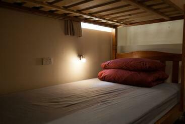 هاستل Mad Monkey Broadway