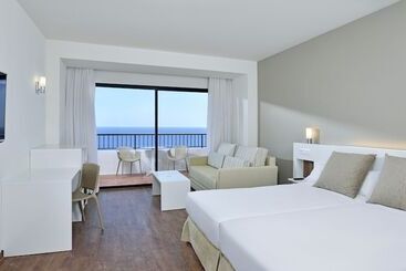 Отель Alua Calas De Mallorca Resort