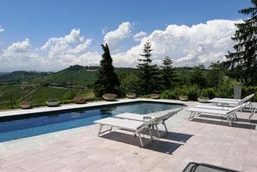 Réva Residences And Pool