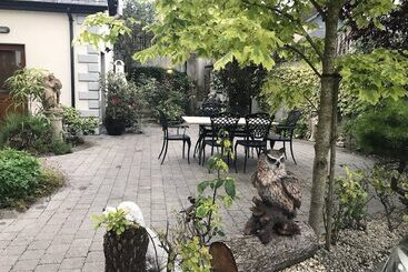 Отель Avlon House Bed And Breakfast