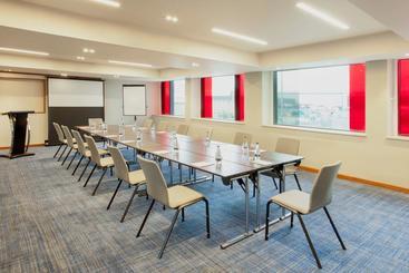 هتل Hyatt Place West London Hayes