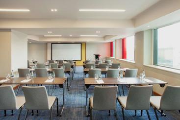 هتل Hyatt Place West London Hayes