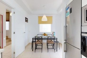 هتل Yucca Villas