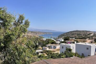 פנסיון Speires Suites