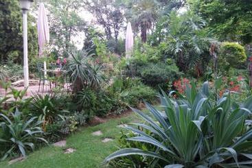 Riverbend Country House