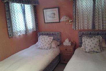 Riverbend Country House
