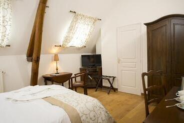 مبيت وإفطار Aux Charmes De Maintenon