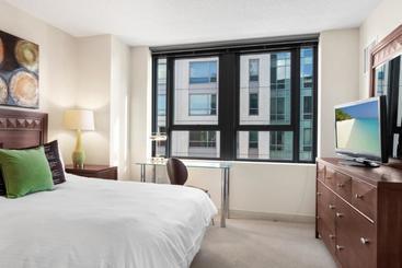 Global Luxury Suites At China Town