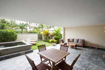 هتل Cape Bay Luxury Beach Apartments