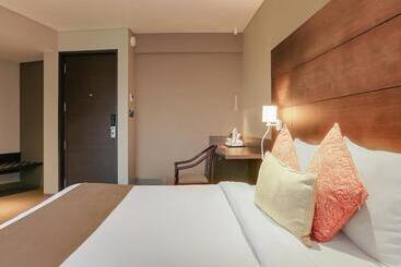 호텔 Treebo Premium Niraali Executive