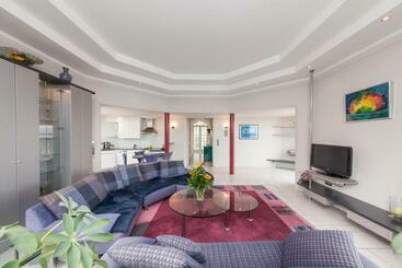 Strijewski Apartments