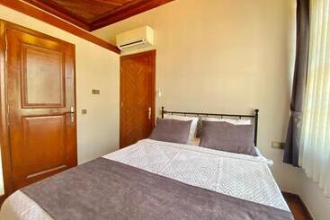 تختخواب و صبحانه Necip Bey Konağı