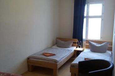 هتل Apartmentpension Am Stadtschloss