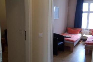 هتل Apartmentpension Am Stadtschloss