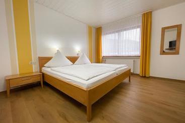 ホテル Weinhaus Hirschen