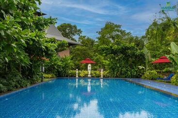 בית מלון כפרי Mayfair Spring Valley Resort Guwahati