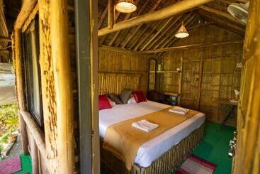 بنسيون Fab   Bamboo Hut With Open Shower