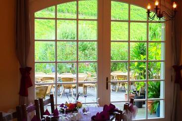 Weingut Und Hotel Haus Am Drachenloch