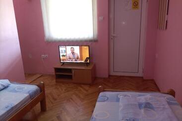 هاستل Banja Gornja Trepca Smestaj Grof